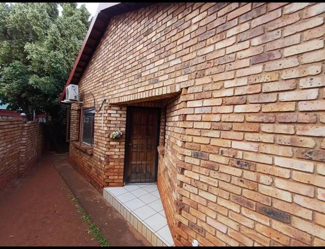 3 BEDROOM HOUSE FOR SALE IN WOLMER